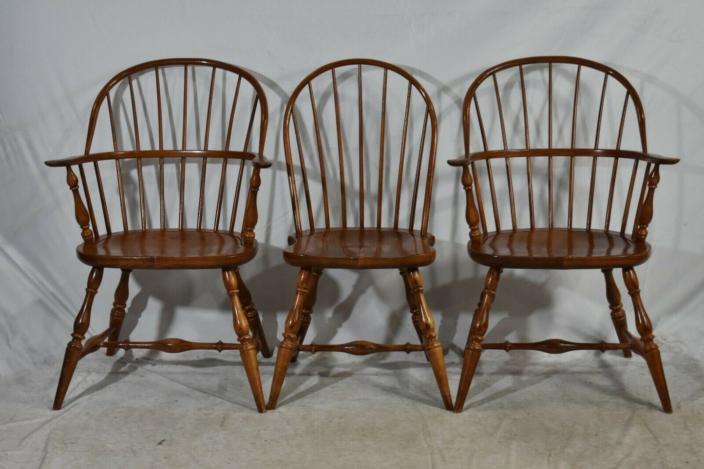Frederick Duckloe & Bros Vintage Set 6 Loop back Windsor Dining Chairs