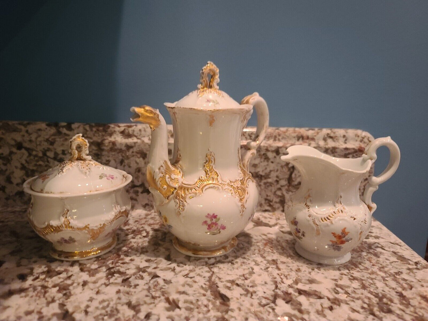 NEO-BAROQUE ROYAL B&X ENGLISCH BY MEISSEN TEA POT, SUGAR & CREAMER PORCELAIN