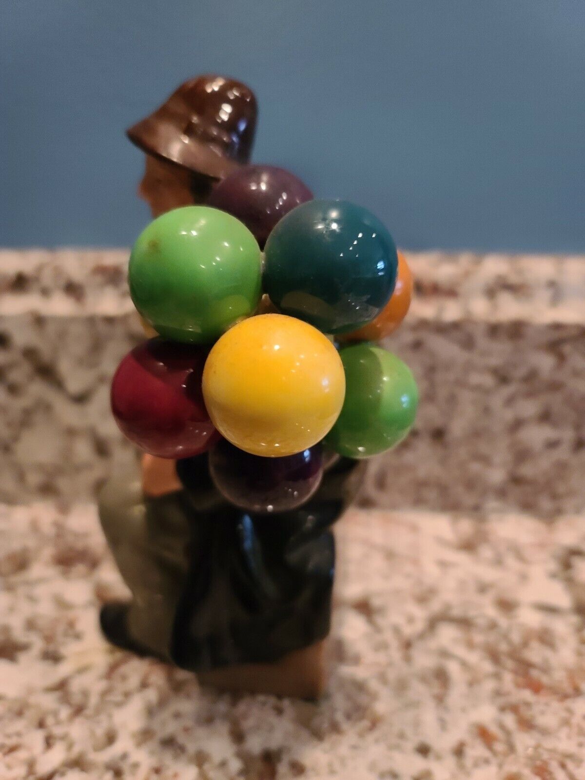 ROYAL DOULTON THE BALLOON MAN FIGURINE HN1954 KT7667