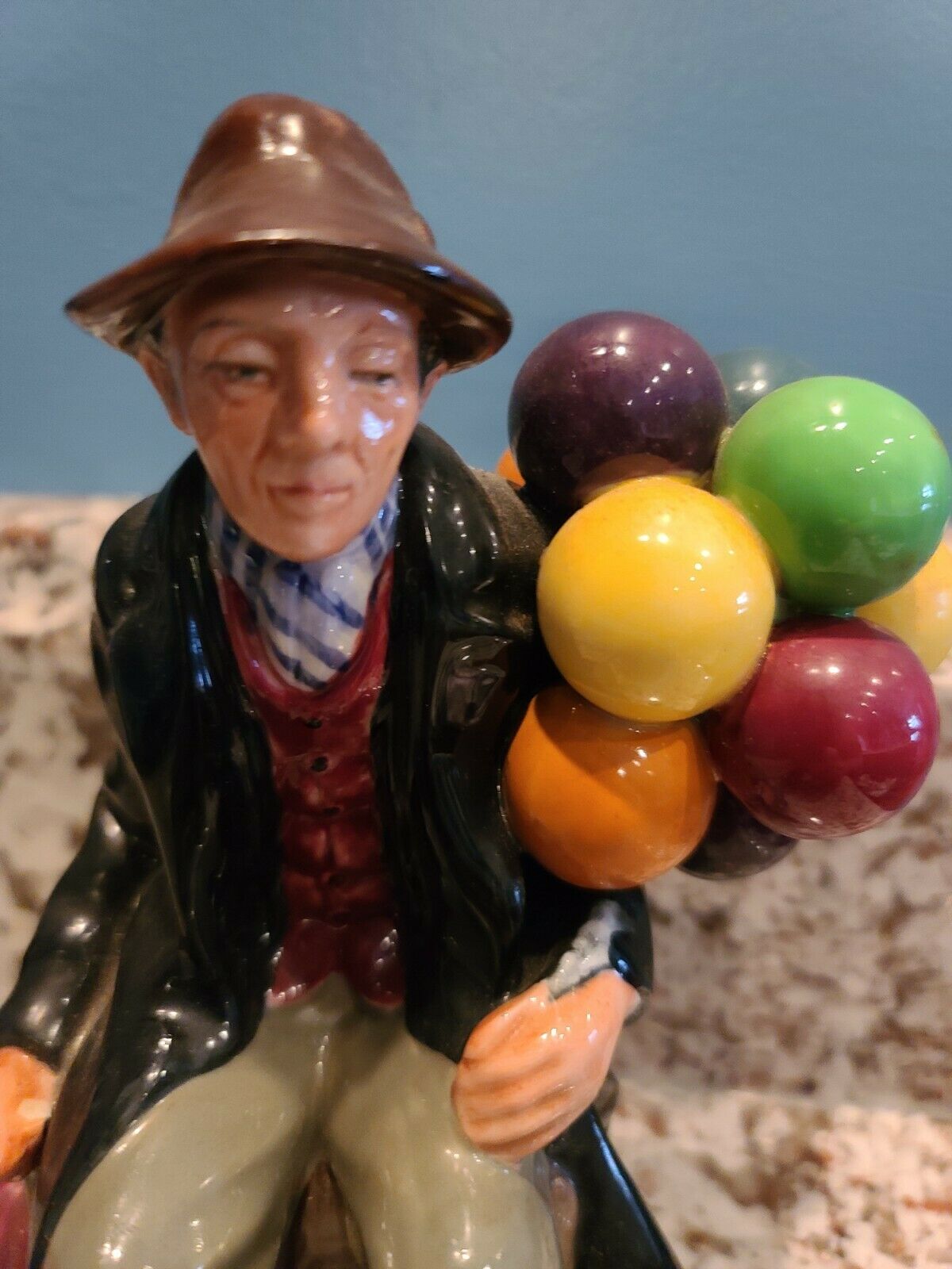 ROYAL DOULTON THE BALLOON MAN FIGURINE HN1954 KT7667