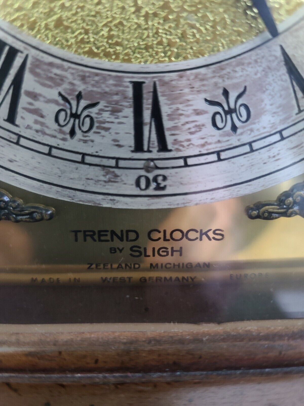 Sligh Trend Mahogany Mantel Clock, Tempus Fugit, style #801, movement #101