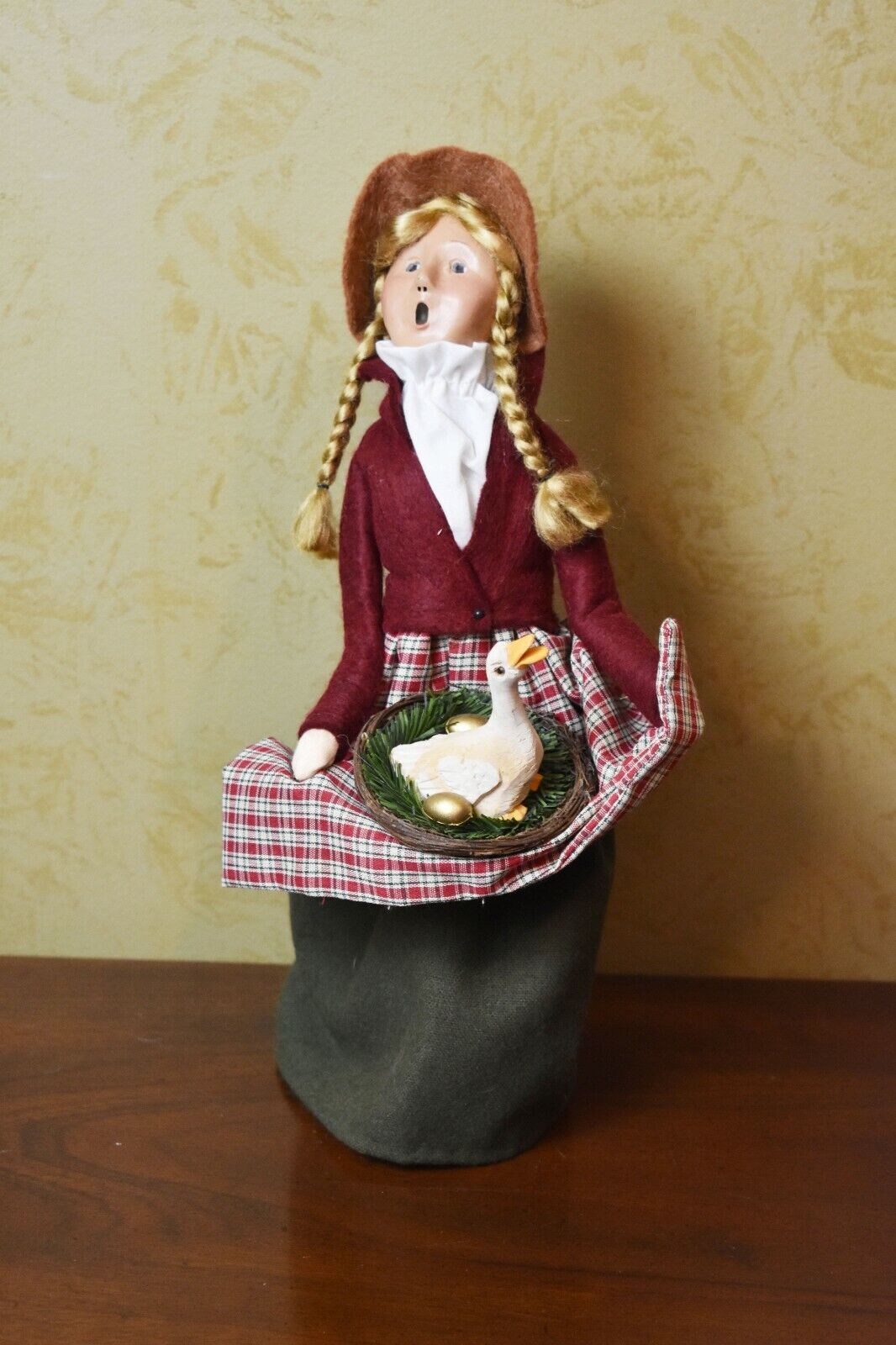 Byers Choice Caroler "The Golden Goose" Lady Limited Edition 121/750 dated 1999