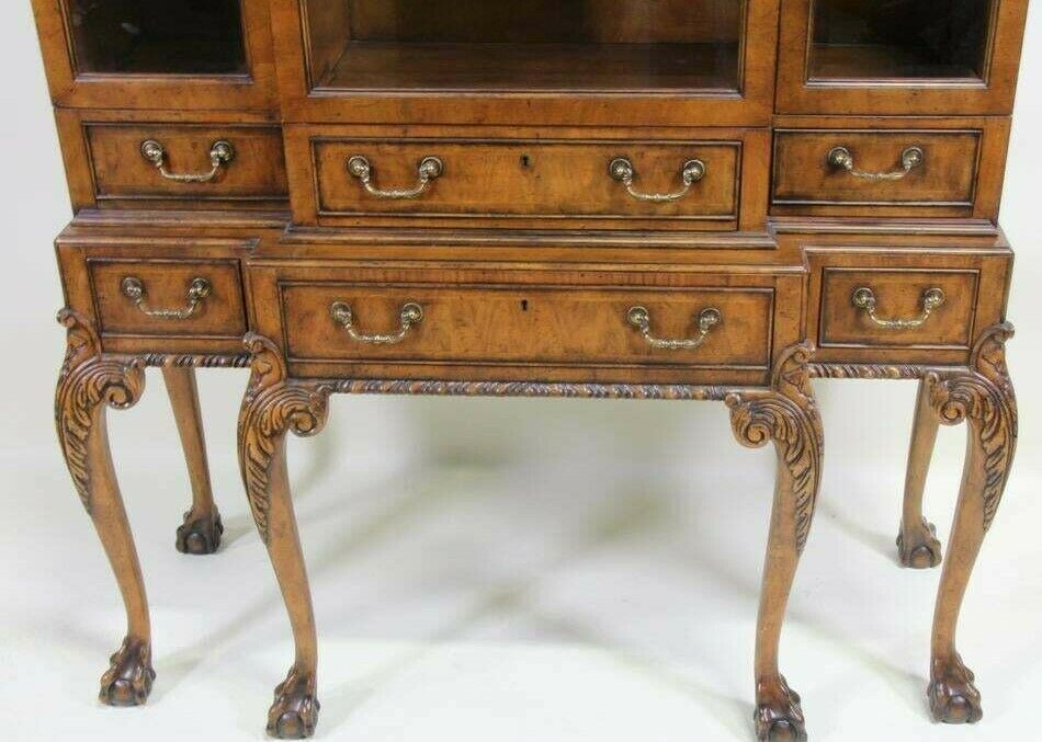 Baker Furniture Stately Homes Collection Chippendale Carved Walnut China Cabinet