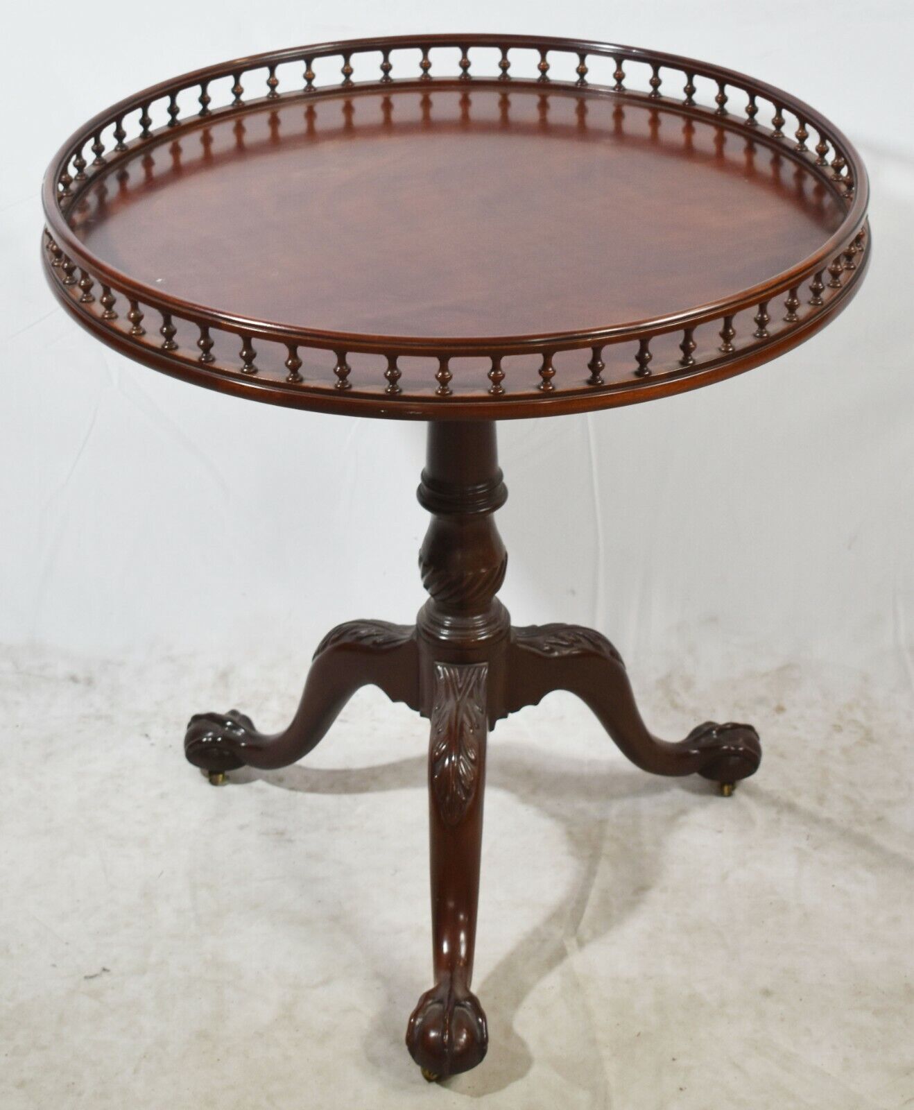 BAKER Stately Homes Collection Round Tilt Top Mahogany Table