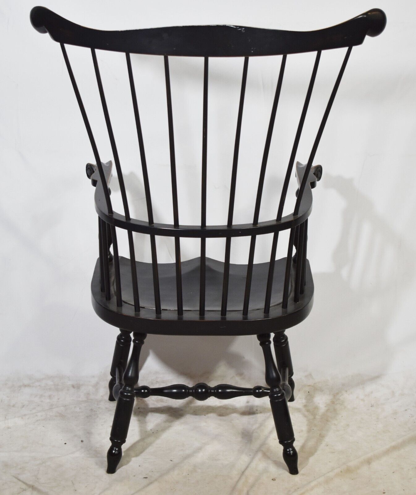 Ethan Allen Comb Back Black Windsor Arm Chair Carved Knuckles Carved Mouse Ears