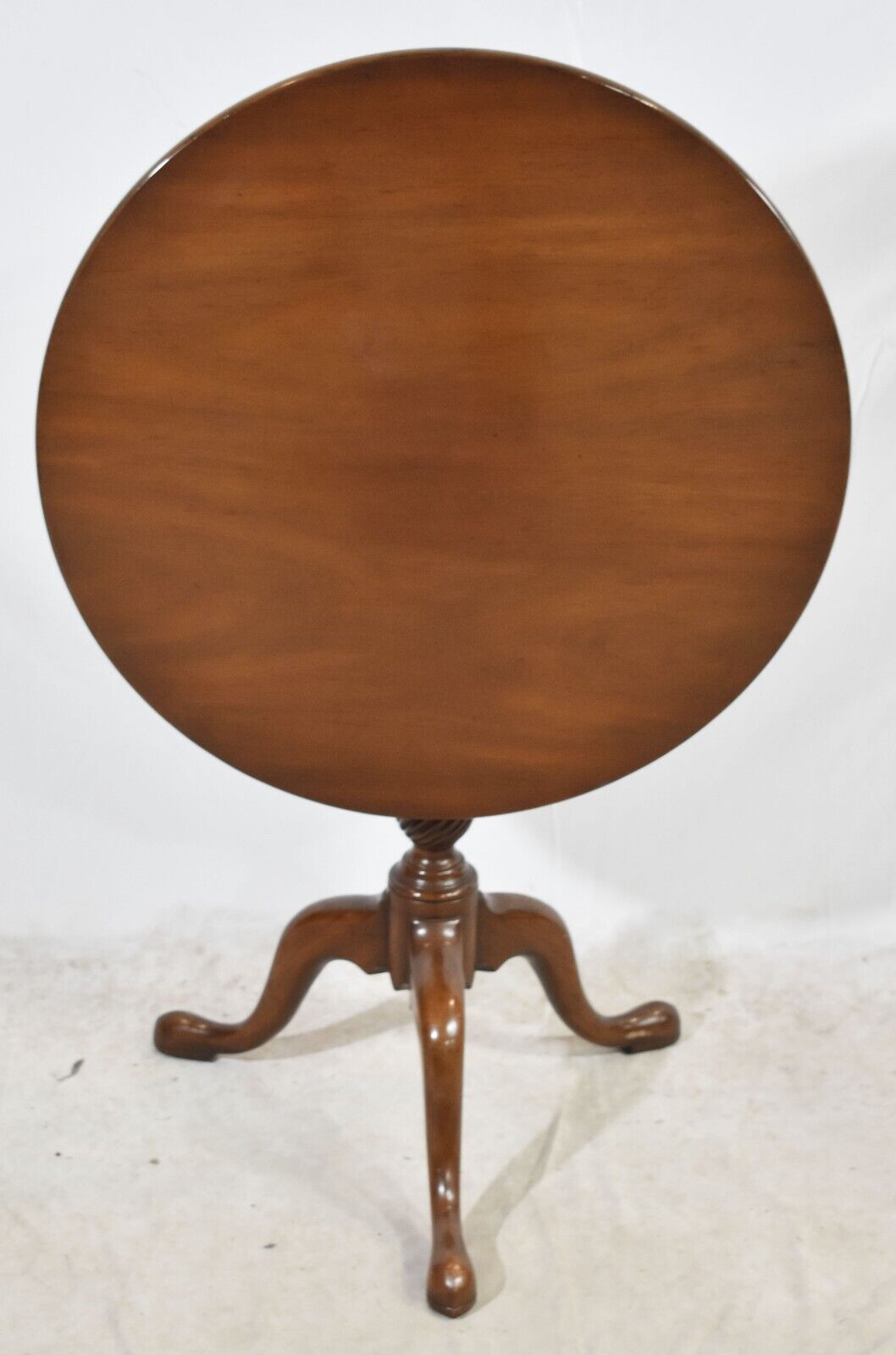 Kittinger Historic Newport Collection Mahogany Round Queen Anne Tilt Top Table