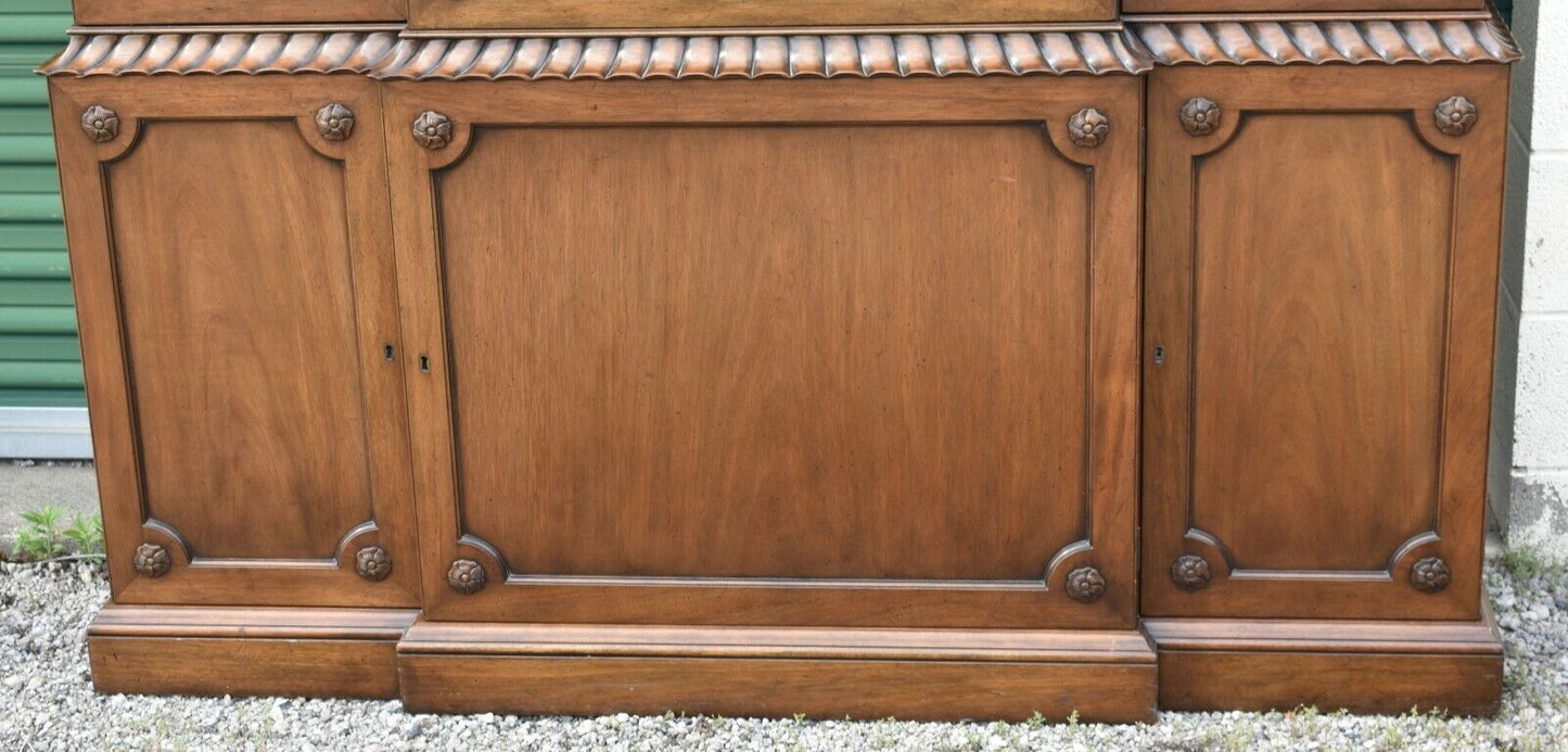 Kittinger Colonial Williamsburg Chippendale Mahogany Breakfront Bookcase CW-38