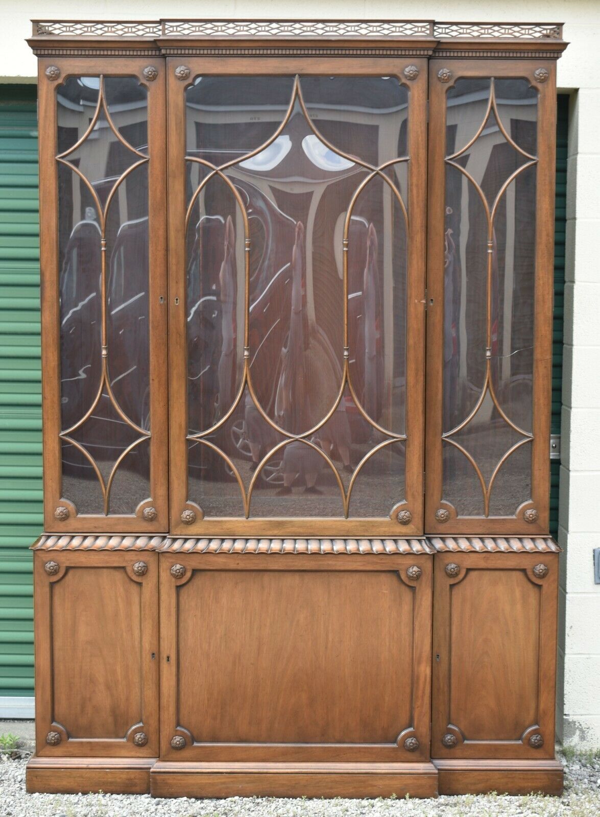 Kittinger Colonial Williamsburg Chippendale Mahogany Breakfront Bookcase CW-38