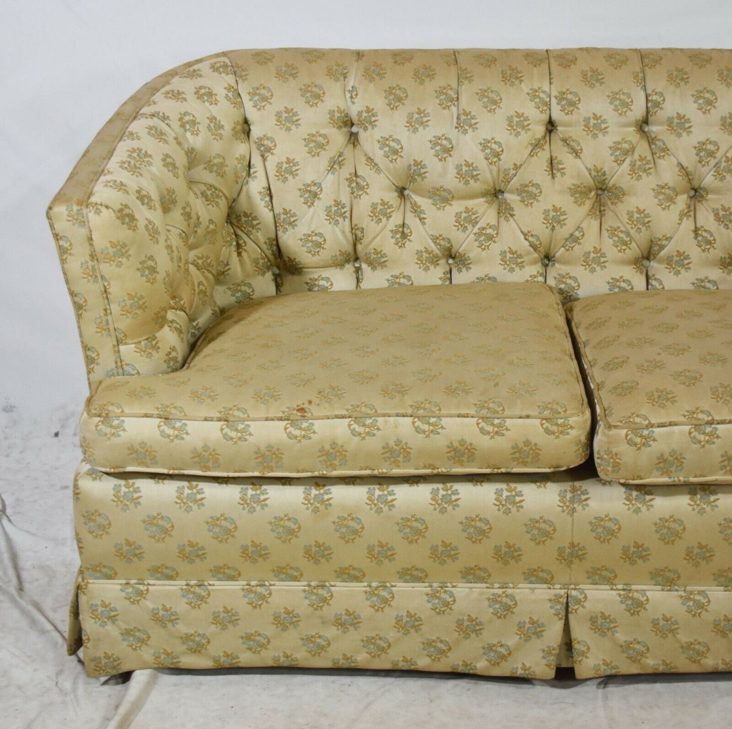 Kittinger Old Dominion Collection Settee Sofa Tufted Button Silk Fabric