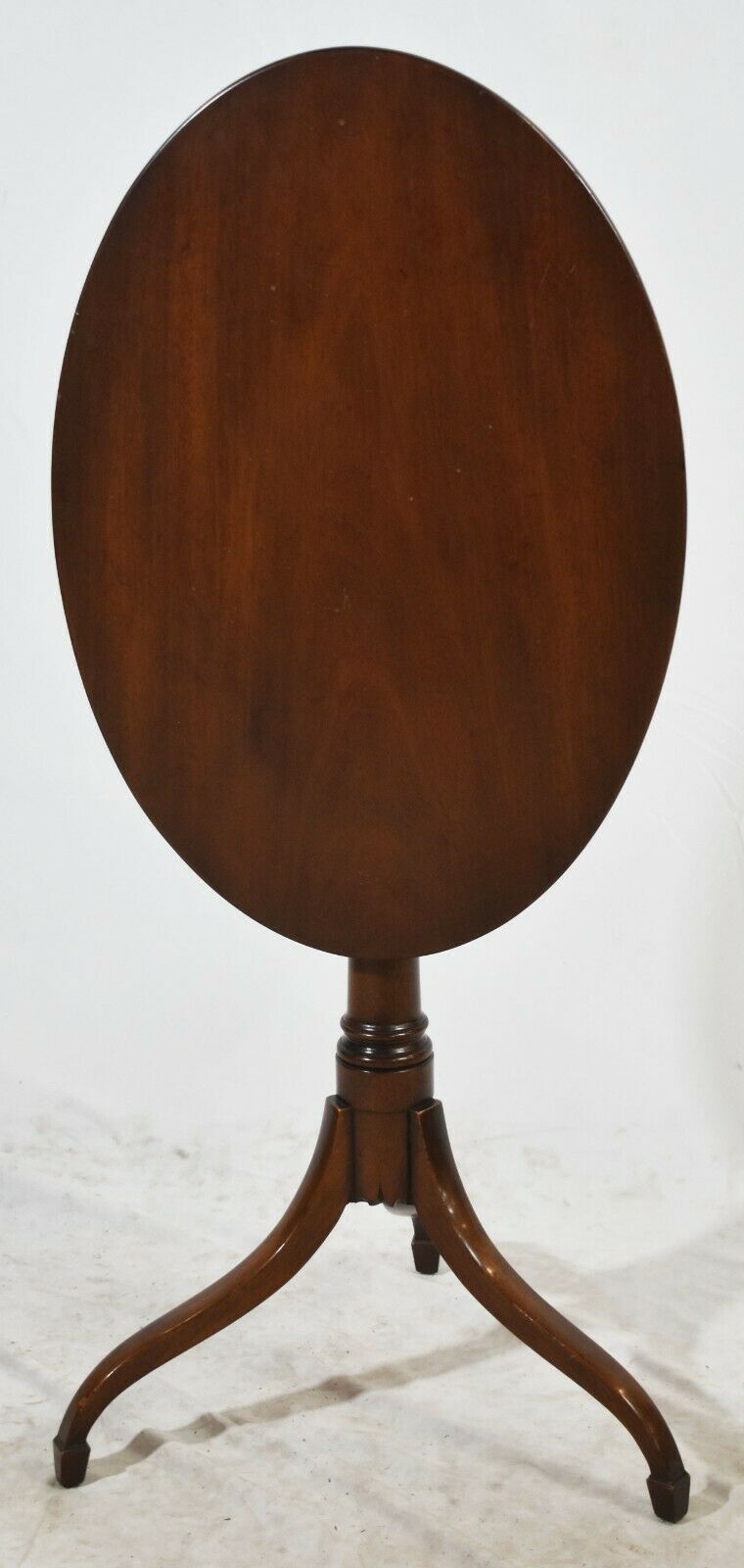 KITTINGER Williamsburg Mahogany Oval Tilt Top Table Occasional Table CW 135