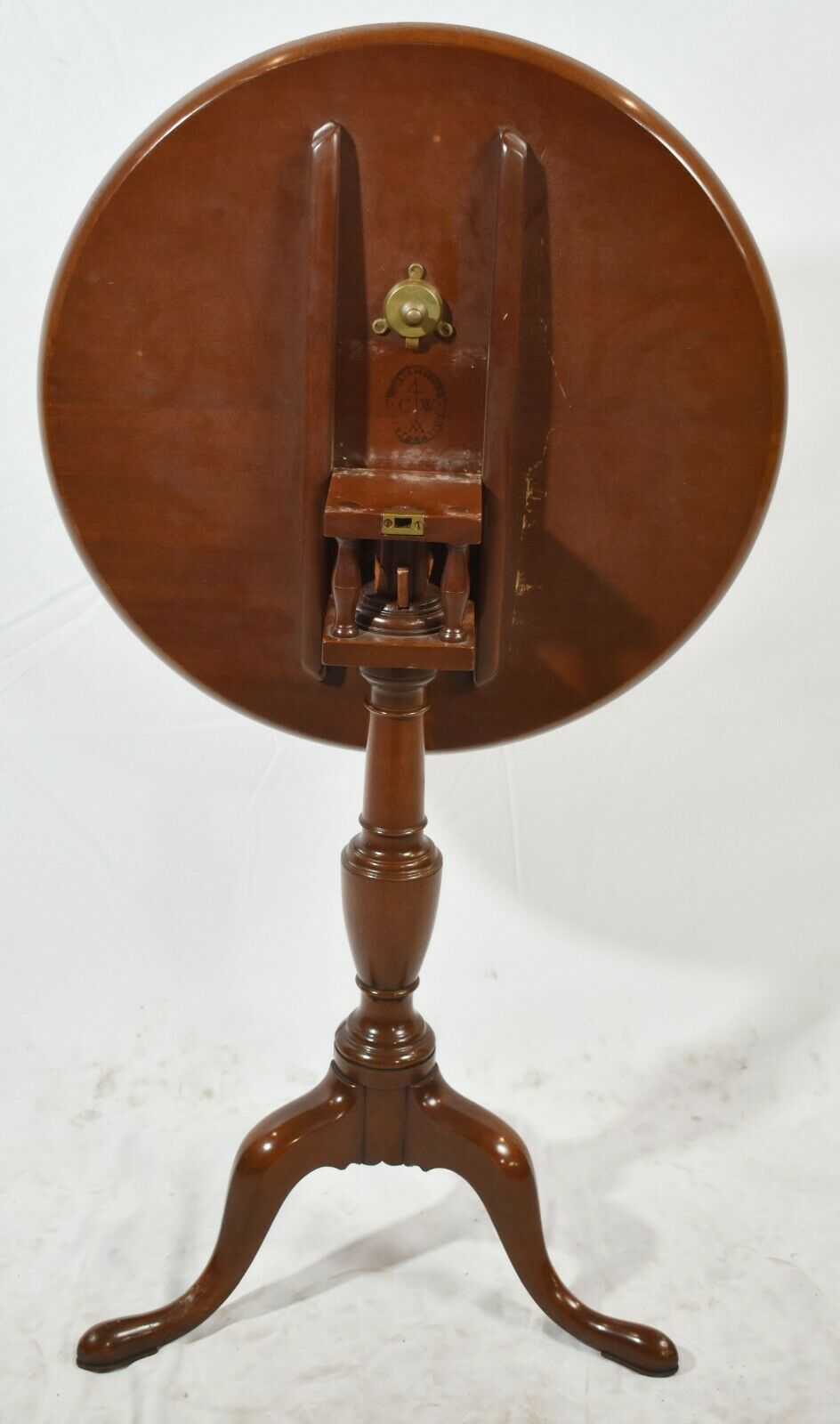 KITTINGER Williamsburg Mahogany Revolving Tilt Top Table Occasional Table CW 11