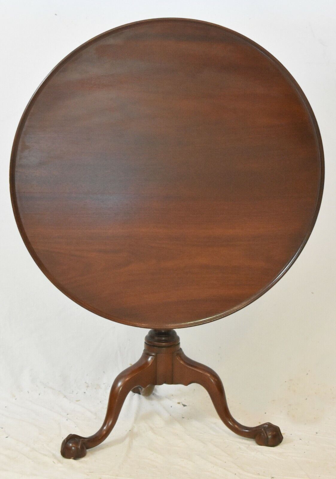 KITTINGER Williamsburg Mahogany Tilt Top Table Tea Table CW 70 Claw and Ball