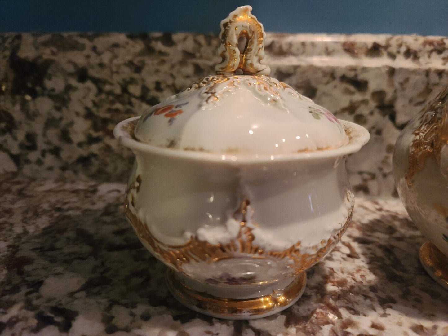 NEO-BAROQUE ROYAL B&X ENGLISCH BY MEISSEN TEA POT, SUGAR & CREAMER PORCELAIN