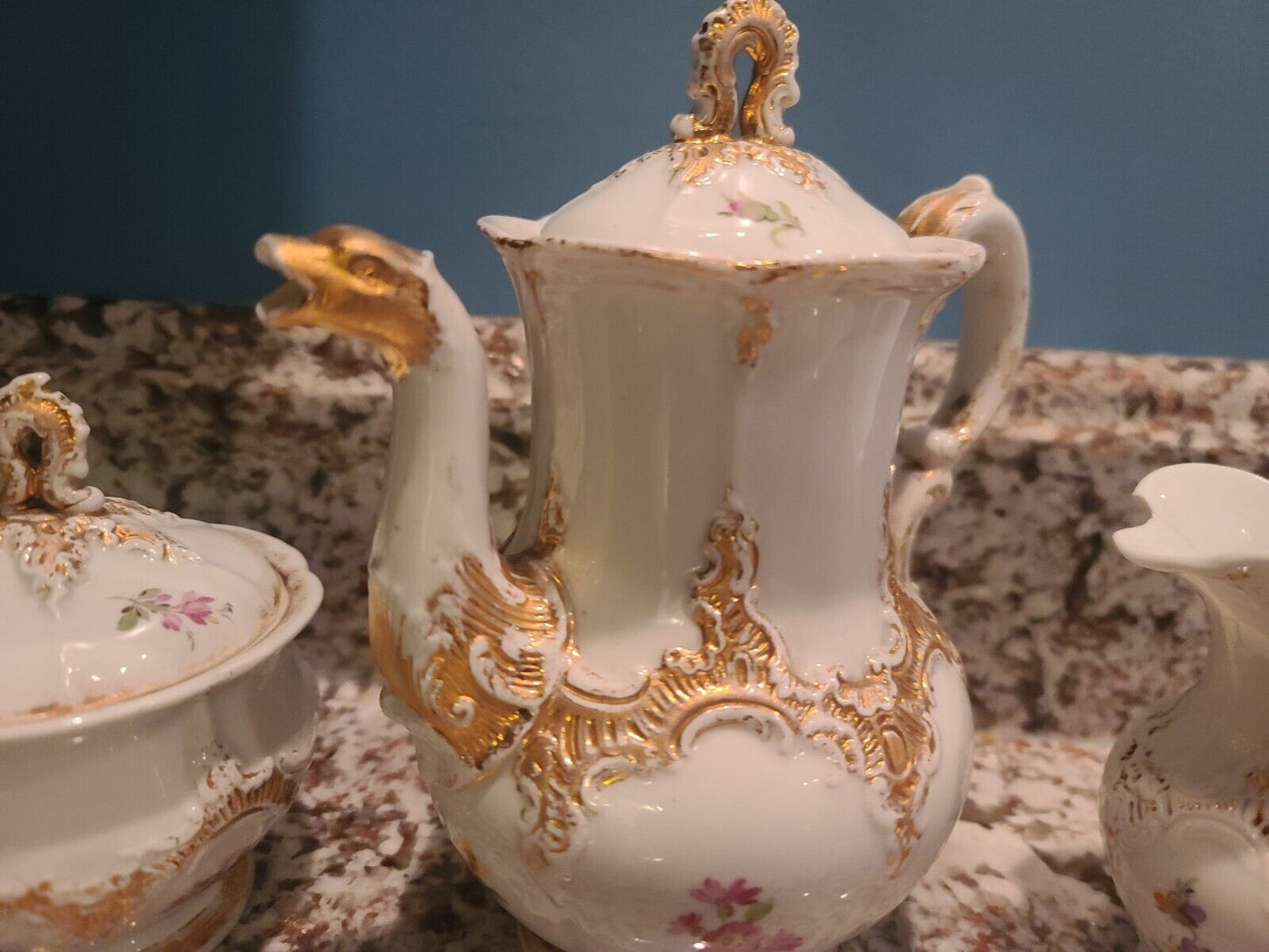 NEO-BAROQUE ROYAL B&X ENGLISCH BY MEISSEN TEA POT, SUGAR & CREAMER PORCELAIN