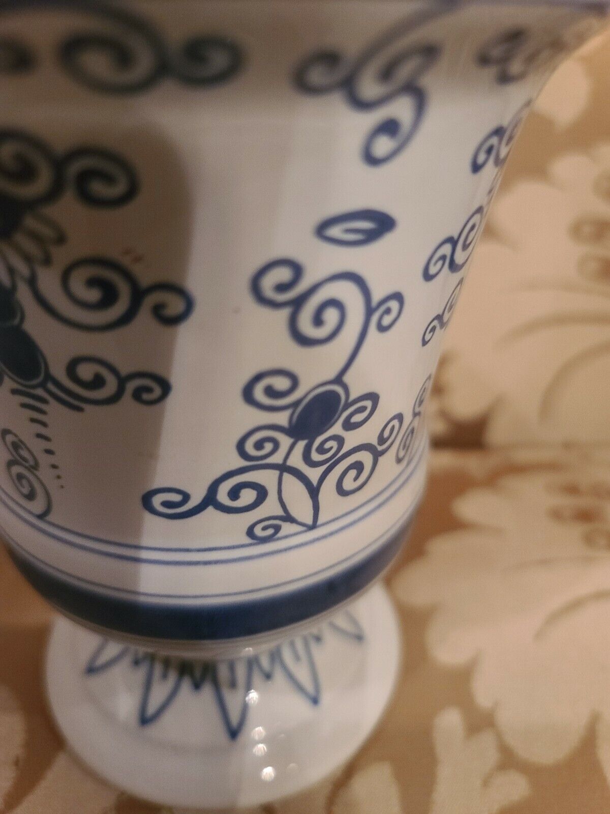 OUD WILLIAMSBURG DELFT Vase C 30 Blue and White Made in Holland