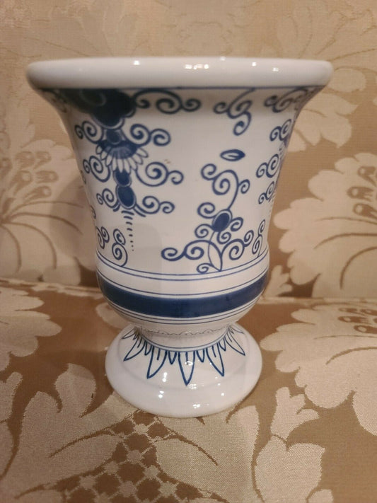 OUD WILLIAMSBURG DELFT Vase C 30 Blue and White Made in Holland