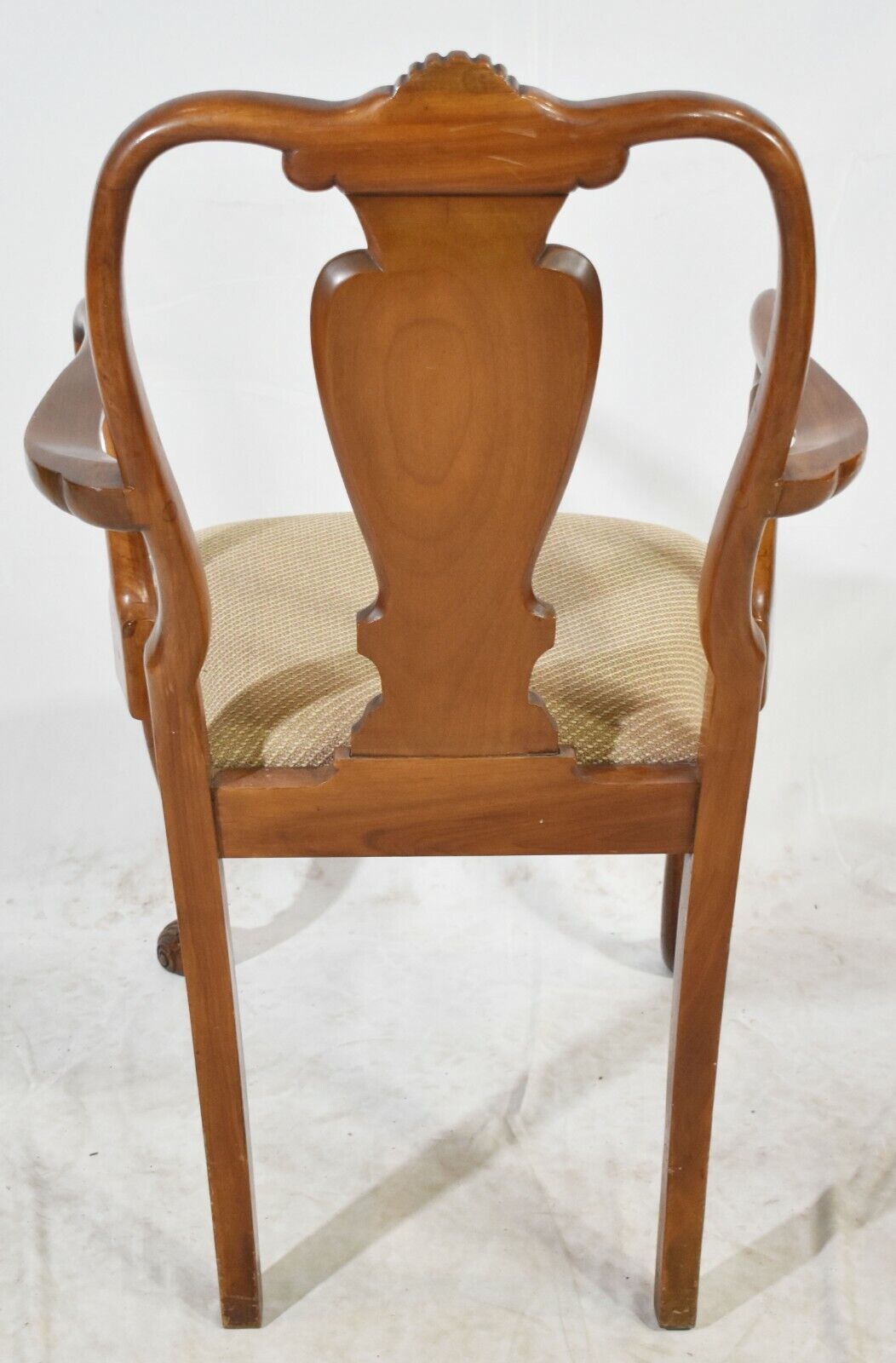 Set of 6 Queen Anne Burl Walnut Dining Chairs Claw and Ball feet Carved Shell