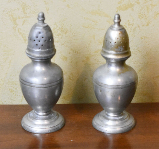 Stieff Colonial Williamsburg Pewter Salt & Pepper Shaker Set CW 97-13