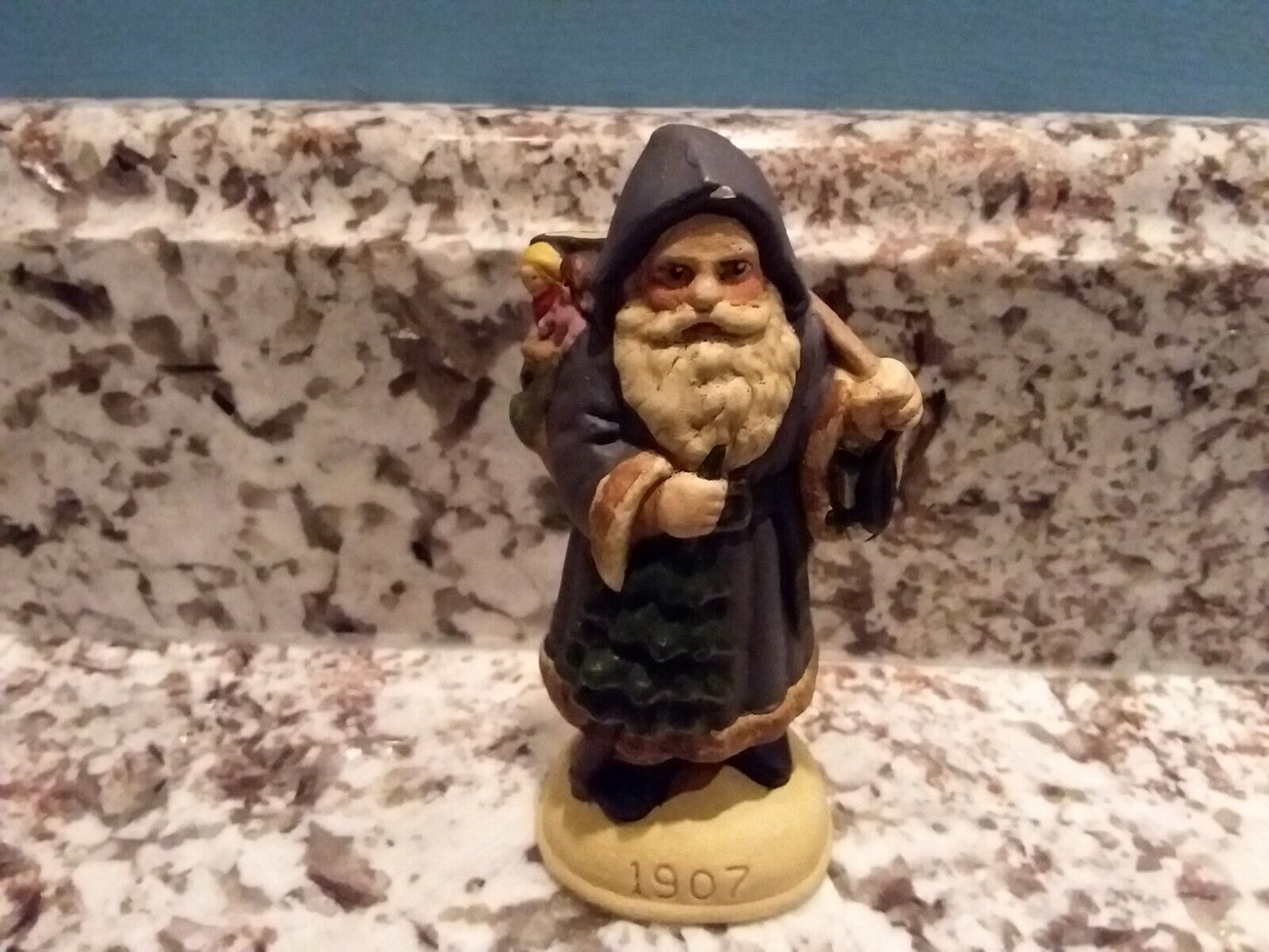 Walnut Ridge Primitives Collector's Edition Santa 1990 Santa 1907