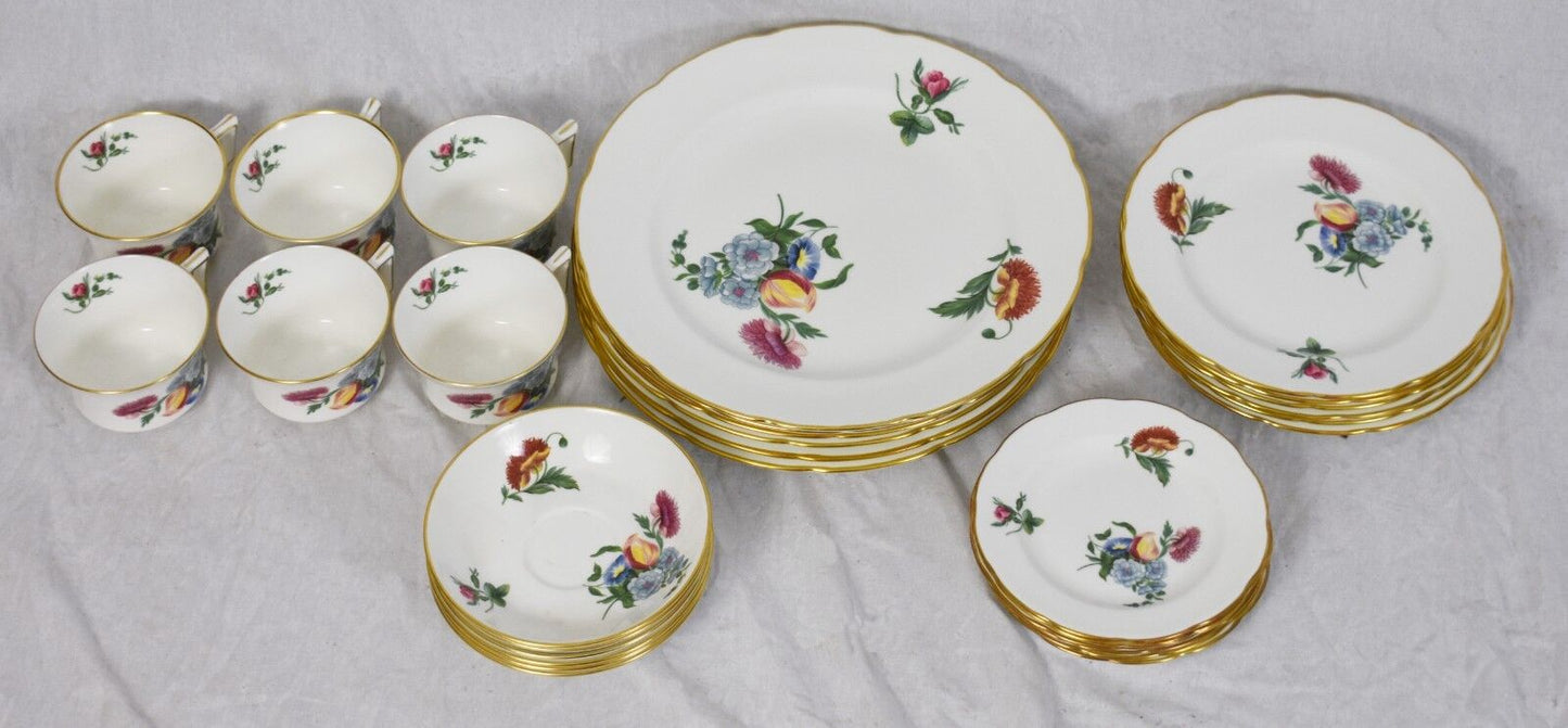 Wedgwood Williamsburg Bone China COLONIAL SPRAYS 30 pieces Set Service for 6