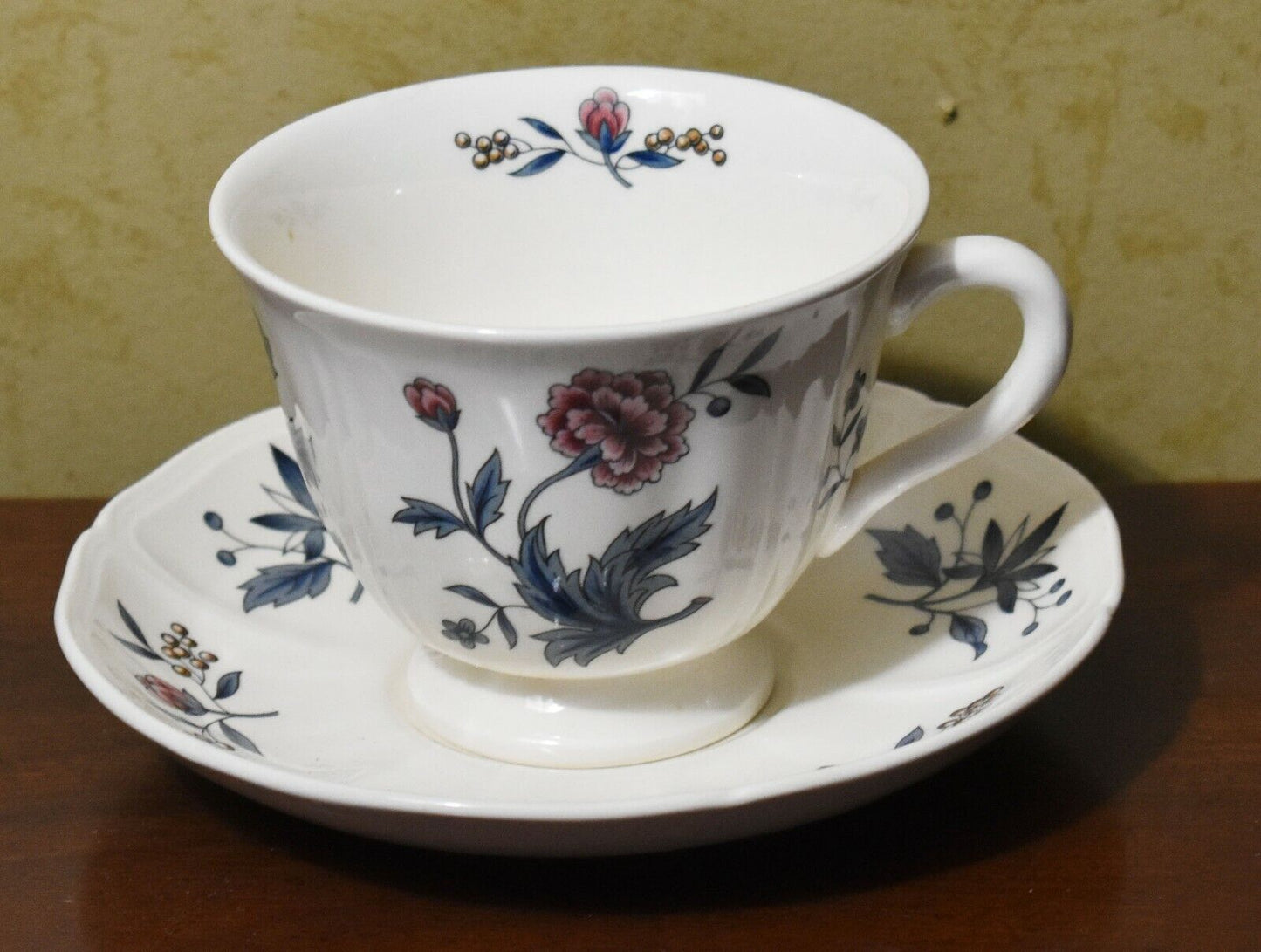 Wedgwood Williamsburg Potpourri Footed Cups & Saucers TDK510 2-7/8" Set of 8