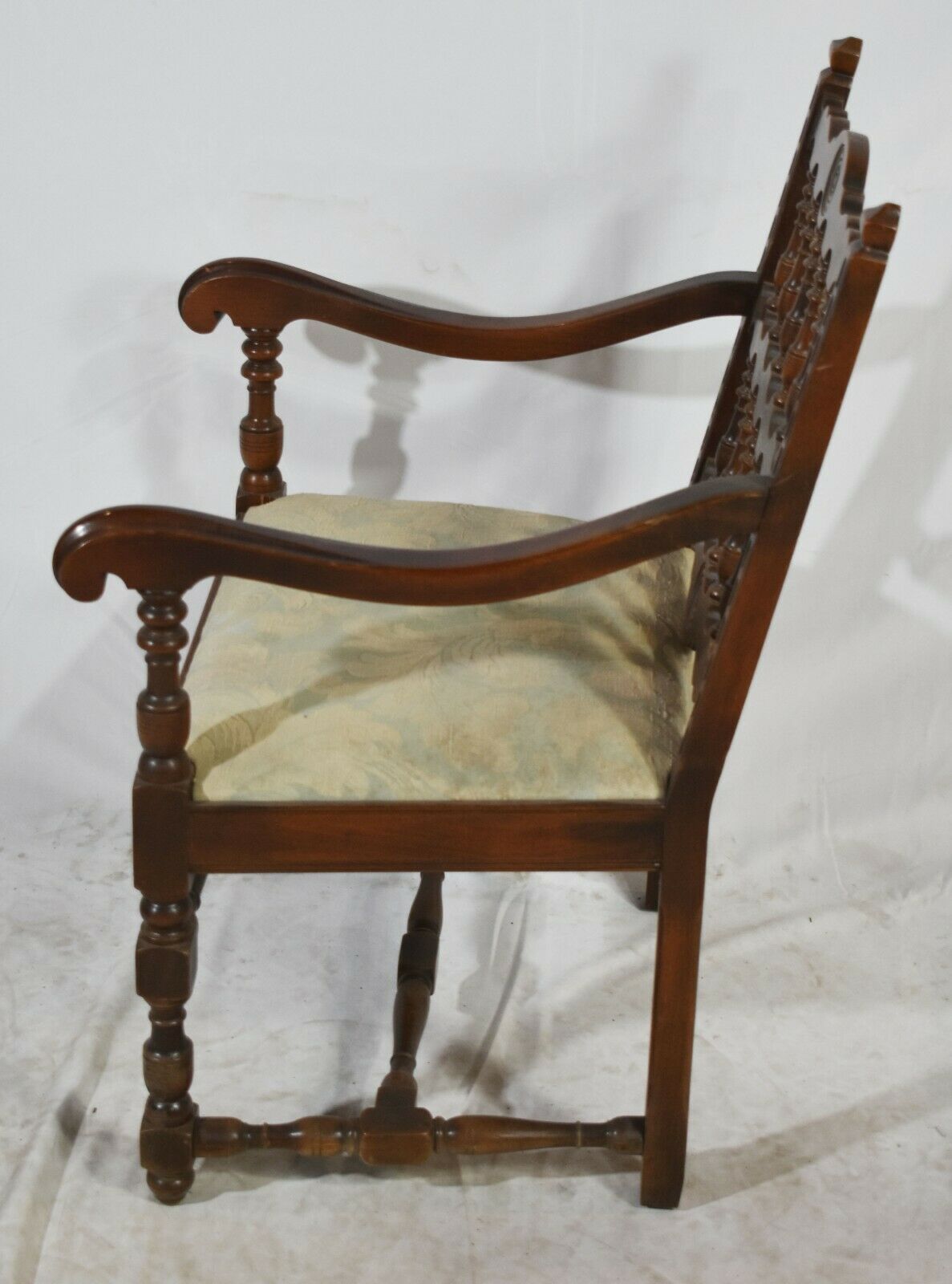 Kittinger Mahogany William and Mary Arm Chair Pilgrim Style Early American