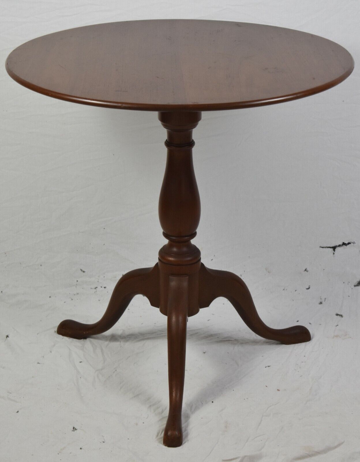 BIGGS KITTINGER Queen Anne Style Mahogany Tilt Top Table Williamsburg Style