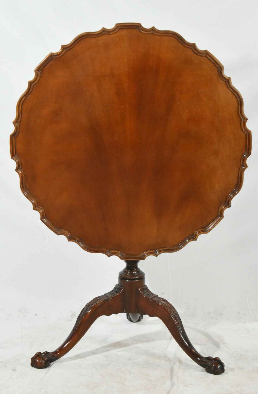 Baker Historic Charleston Carved Chippendale Mahogany Pie Crust Tilt Top Table