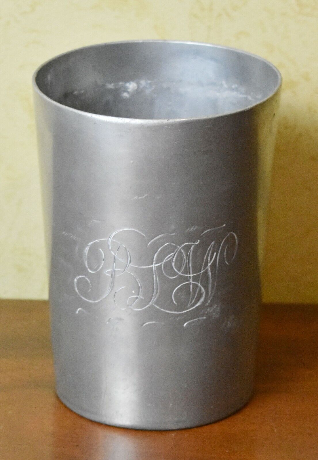 Antique Victorian Pewter Large Tankard Marked V R with the Crown English Pewter