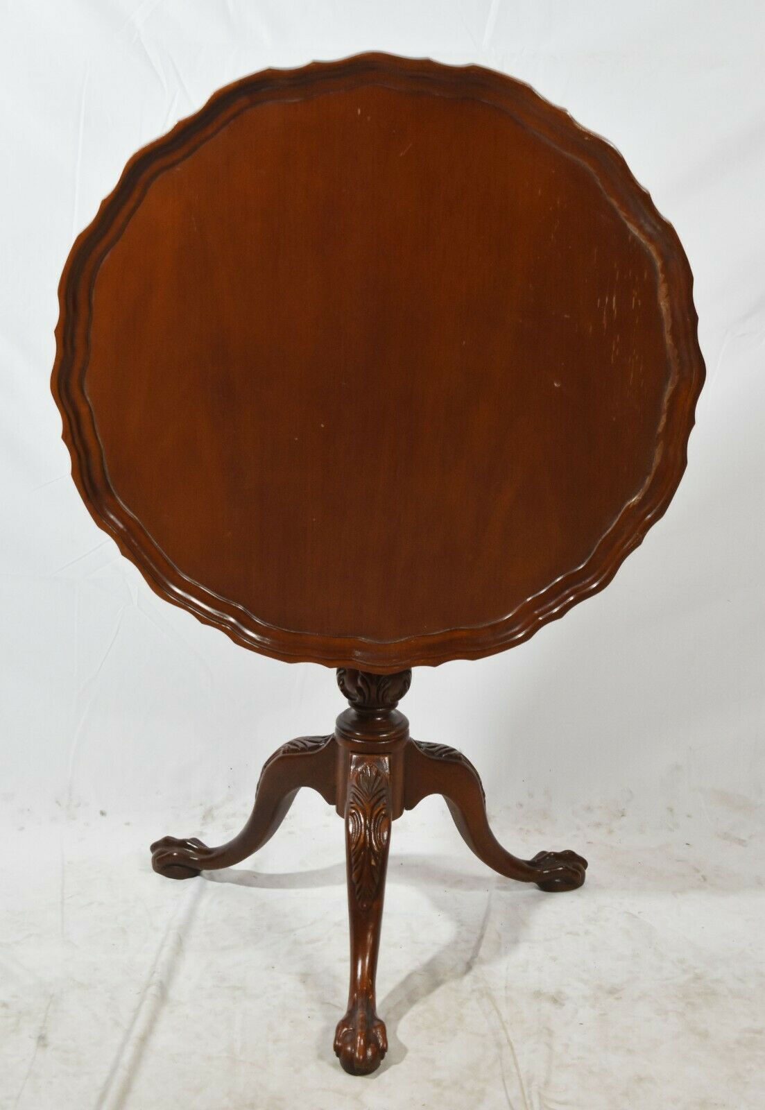 Hickory Chair James River Collection Mahogany Chippendale Tilt Top Pie Table