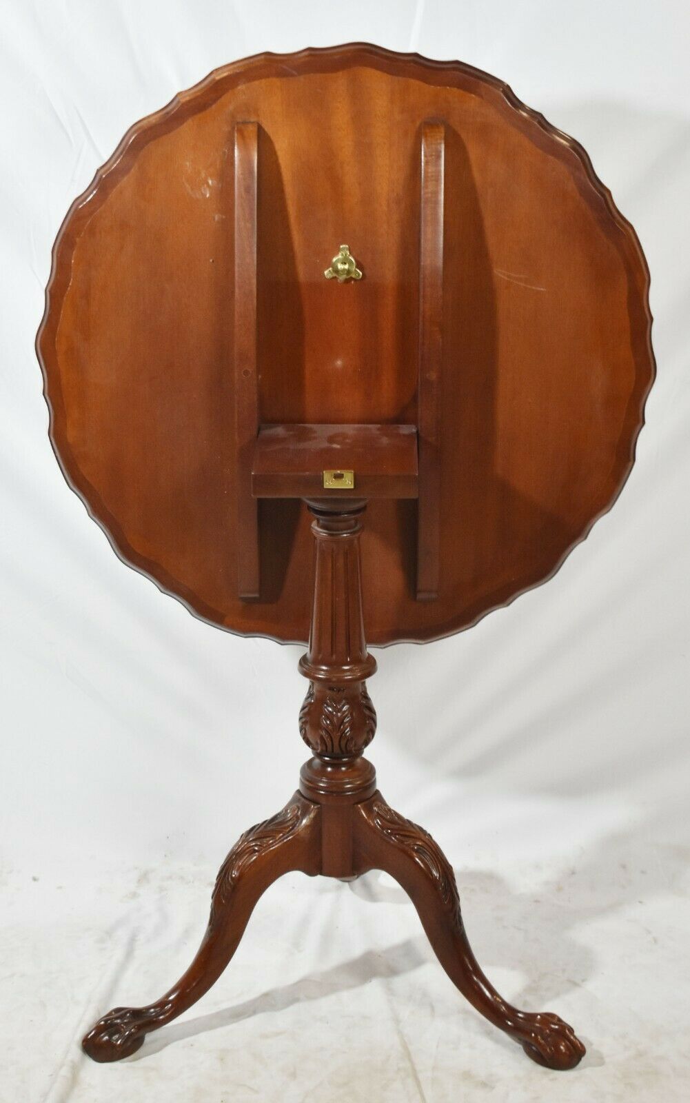 Hickory Chair James River Collection Mahogany Chippendale Tilt Top Pie Table