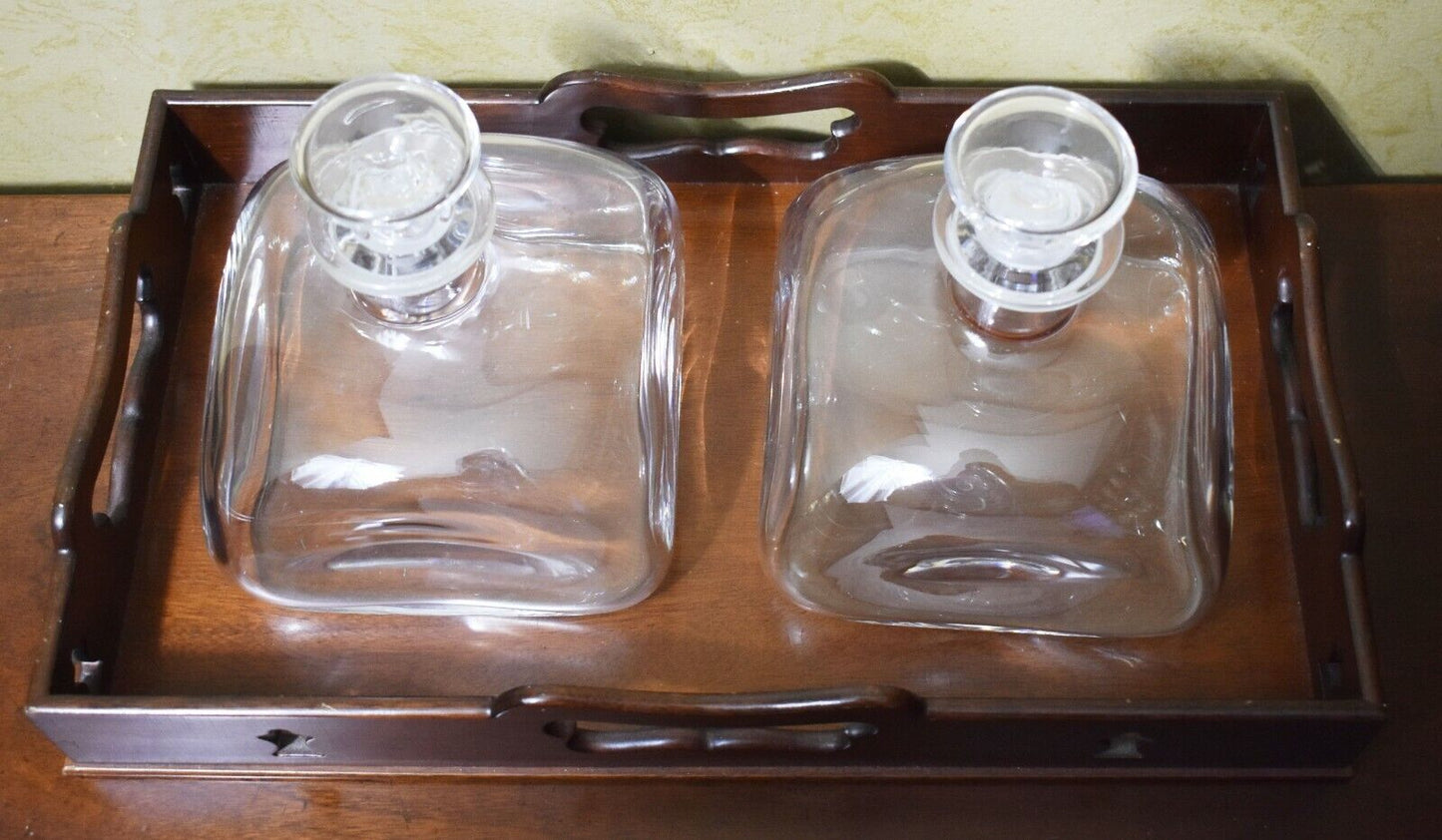 Williamsburg Virginia Metalcrafters Gallery Tray CW 120 with Two Decanters CW 6