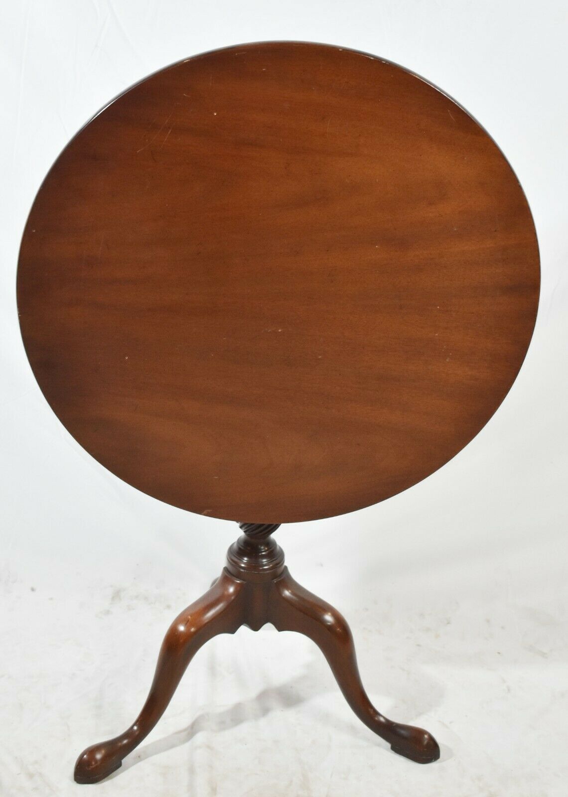 Kittinger Historic Newport Collection Mahogany Round Queen Anne Tilt Top Table