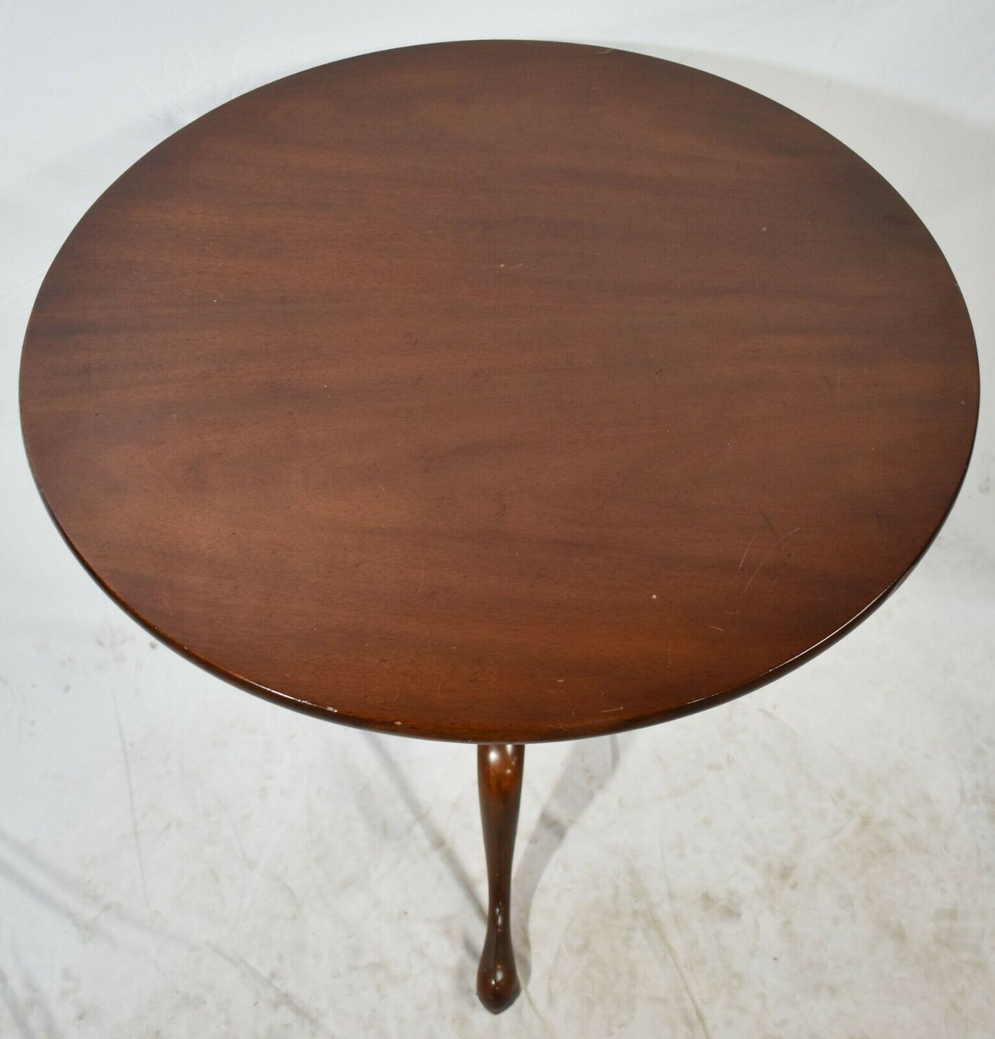 Kittinger Historic Newport Collection Mahogany Round Queen Anne Tilt Top Table