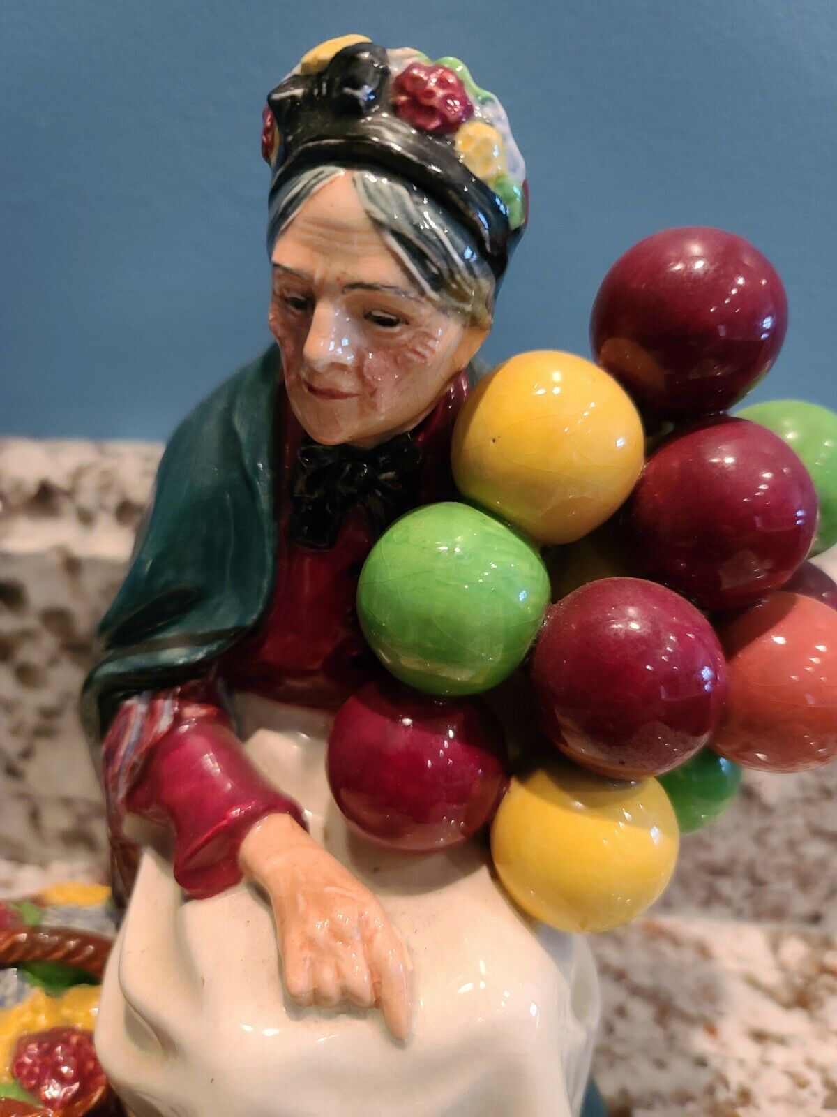 Royal Doulton THE OLD BALLOON SELLER HN1315