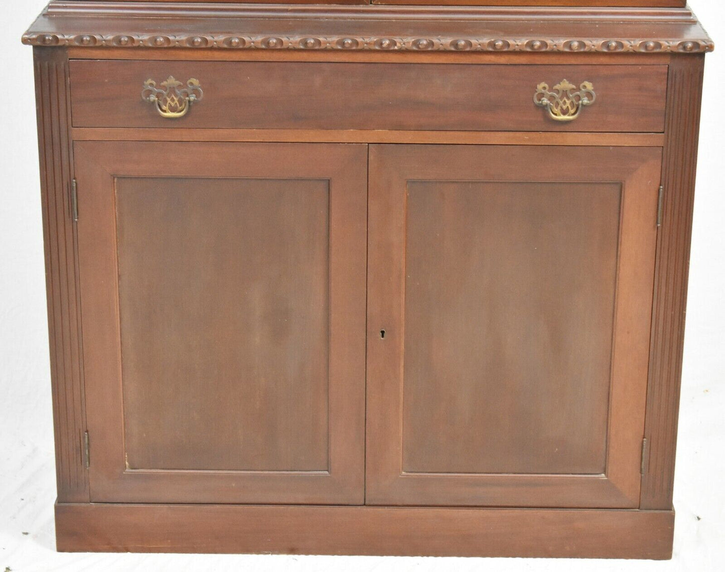 Kittinger Mahogany Chippendale China Cabinet Cupboard Williamsburg Style