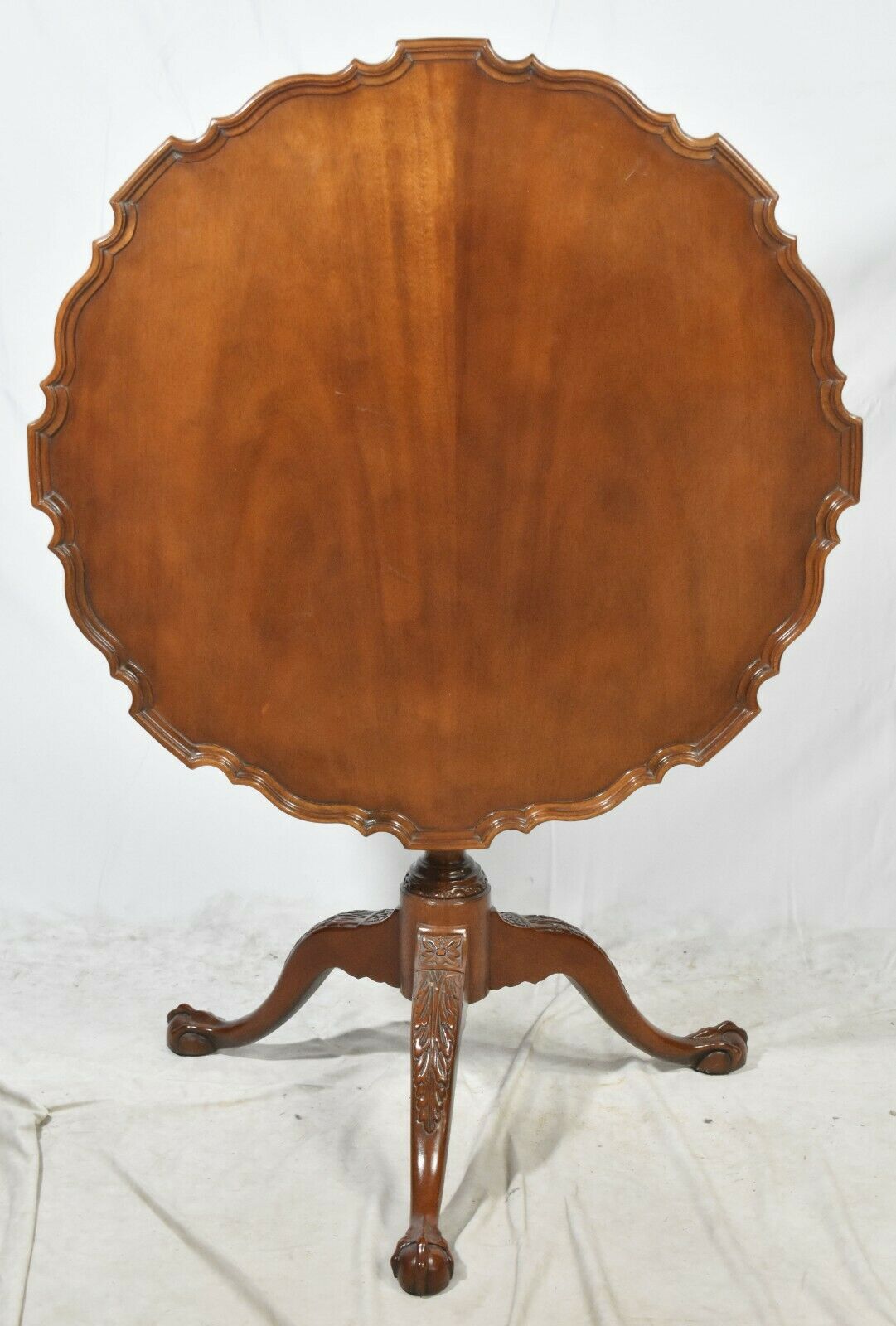 Baker Historic Charleston Carved Chippendale Mahogany Pie Crust Tilt Top Table