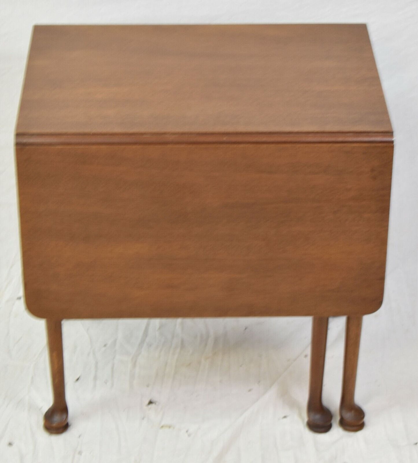 Biggs (KITTINGER) Chippendale Mahogany Small Drop Leaf Table Pembroke Table