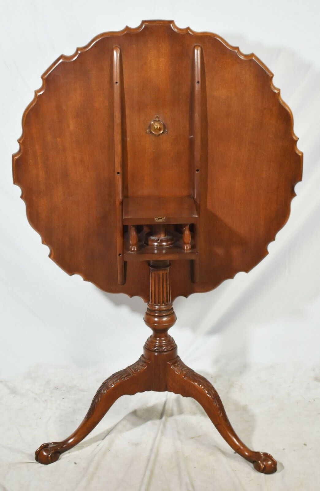 Baker Historic Charleston Carved Chippendale Mahogany Pie Crust Tilt Top Table