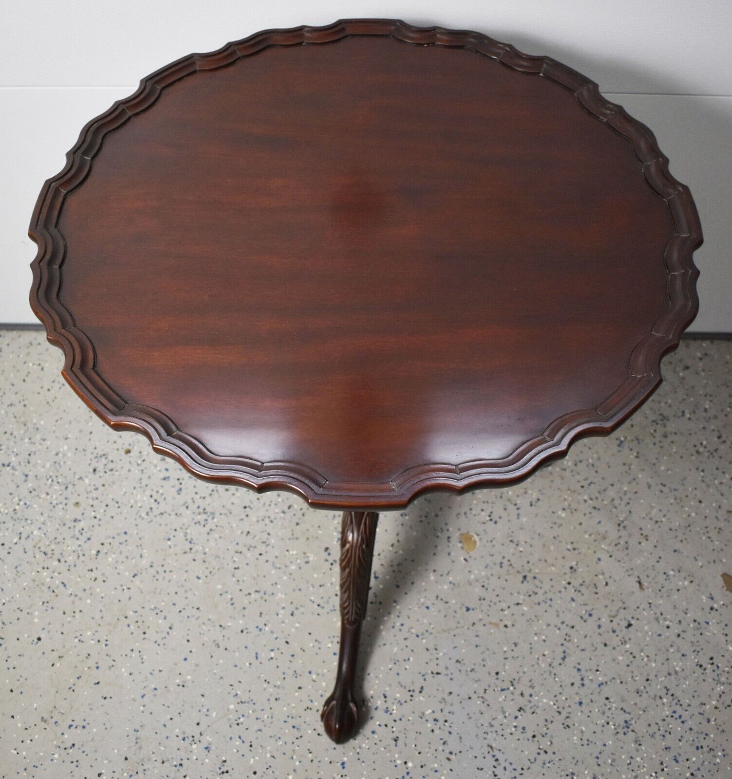 Henkel Harris Carved Chippendale Mahogany Pie Crust Tilt Top Table Claw & Ball