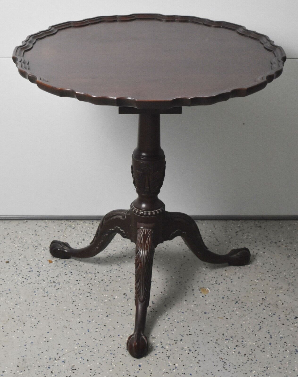 Henkel Harris Carved Chippendale Mahogany Pie Crust Tilt Top Table Claw & Ball