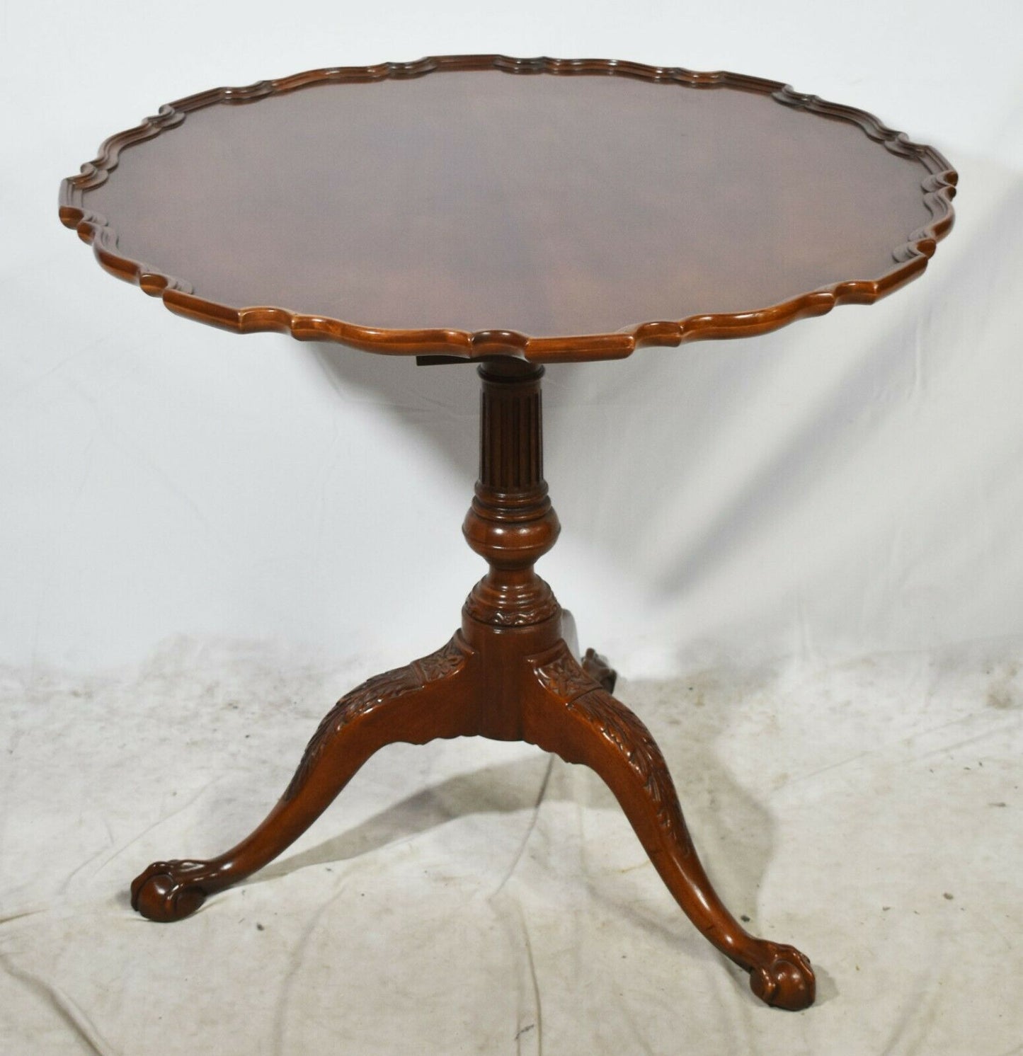 Baker Historic Charleston Carved Chippendale Mahogany Pie Crust Tilt Top Table